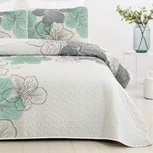 Load image into Gallery viewer, Green Bohemian Floral 3 Piece Bedding Quilt Set