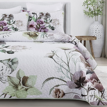 Load image into Gallery viewer, Boho Green Floral Reversible 3 Piece Bedding Quilt Set