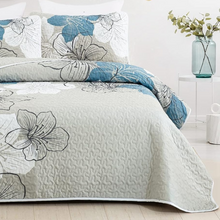 Load image into Gallery viewer, Blue Bohemian Floral 3 Piece Bedding Quilt Set