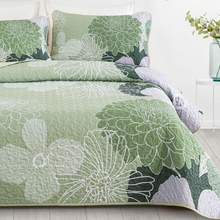 Load image into Gallery viewer, Sage Green Bohemian Floral 3 Piece Bedding Quilt Set