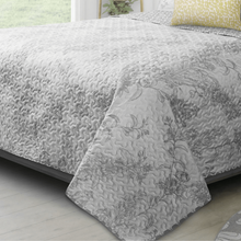 Load image into Gallery viewer, Transitions Grey Reversible 3 Piece Bedding Quilt Set