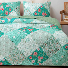 Load image into Gallery viewer, Light Green Floral Patchwork 3 Piece Bedding Quilt Set