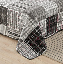 Load image into Gallery viewer, Black White & Grey Plaid Patchwork 3 Piece Bedding Quilt Set