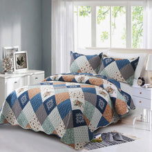 Load image into Gallery viewer, Blue & Beige Floral Patchwork 3 Piece Bedding Quilt Set