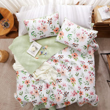 Load image into Gallery viewer, Floral Meadow Reversible 3 Piece Quilt Set