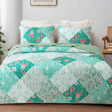 Load image into Gallery viewer, Light Green Floral Patchwork 3 Piece Bedding Quilt Set