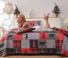 Load image into Gallery viewer, Red Plaid Bear 3 Piece Bedding Quilt Set
