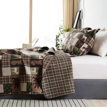 Load image into Gallery viewer, Forest Wildlife Cottage Bedding Quilt Set