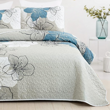 Load image into Gallery viewer, Blue Bohemian Floral 3 Piece Bedding Quilt Set
