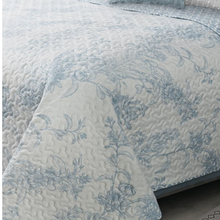 Load image into Gallery viewer, Dream Blue Floral Bedding Quilt Set
