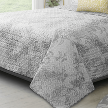 Load image into Gallery viewer, Transitions Grey Reversible 3 Piece Bedding Quilt Set
