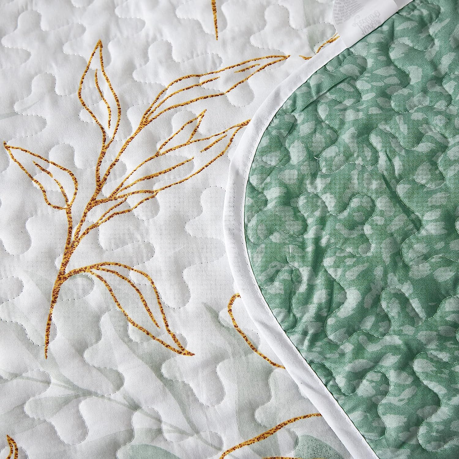 Botanic Quilt Green & Gold Leaves Reversible Quilt Set – Queen & King – Maxtona