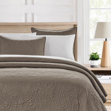 Load image into Gallery viewer, Dark Taupe 3 Piece Lightweight Bedding Quilt Set
