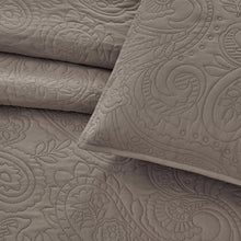 Load image into Gallery viewer, Dark Taupe 3 Piece Lightweight Bedding Quilt Set
