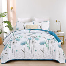 Load image into Gallery viewer, Blue &amp; Teal Wild Flowers 3 Piece Bedding Quilt Set
