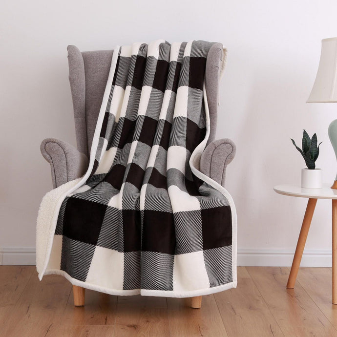 Safdie Blankets & Throws Black & White - Plush Velvet Throw Blanket